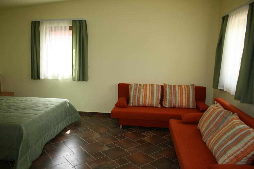 Mátra Kemping Apartmanok Matrafured Quarto foto