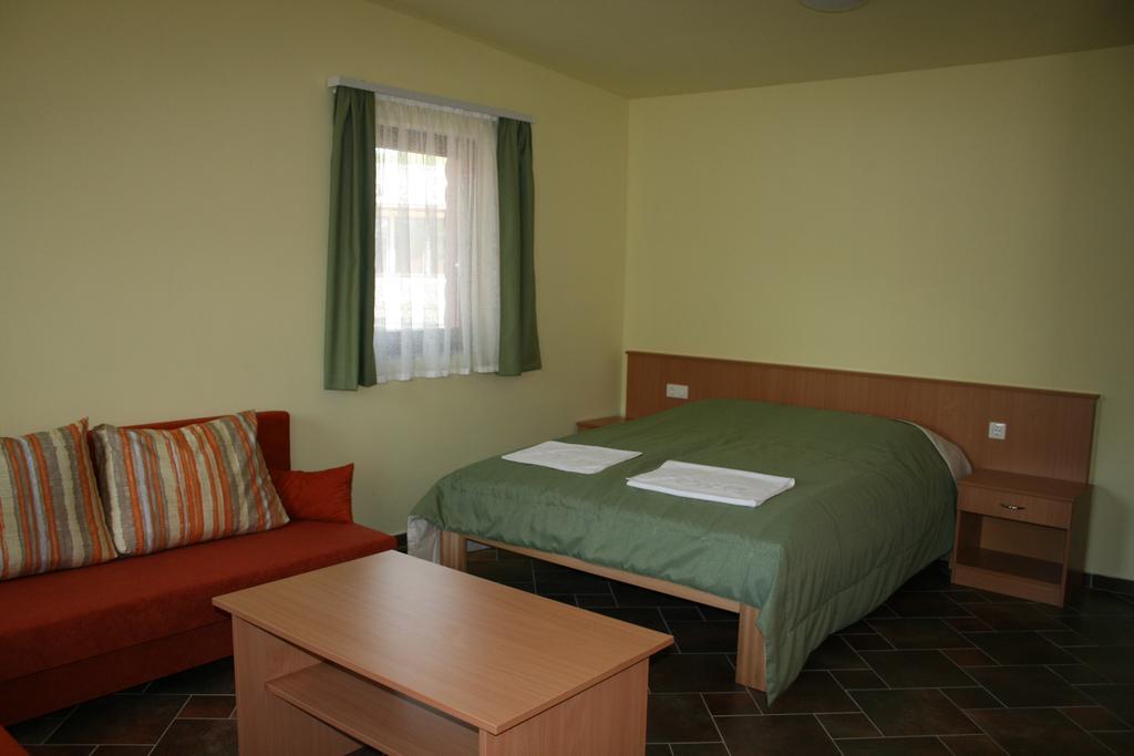 Mátra Kemping Apartmanok Matrafured Quarto foto